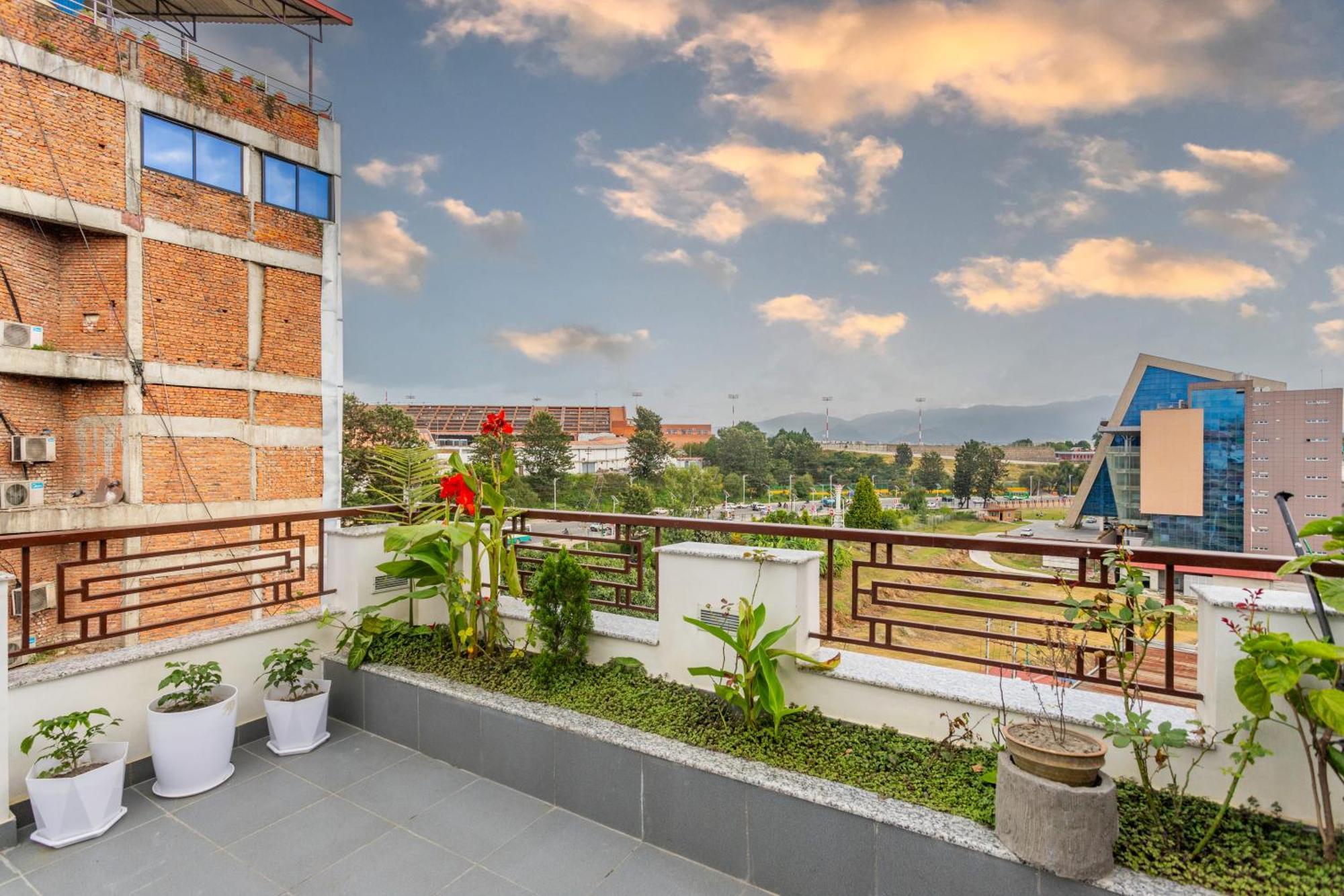 Airport Diana Hotel Kathmandu Ngoại thất bức ảnh