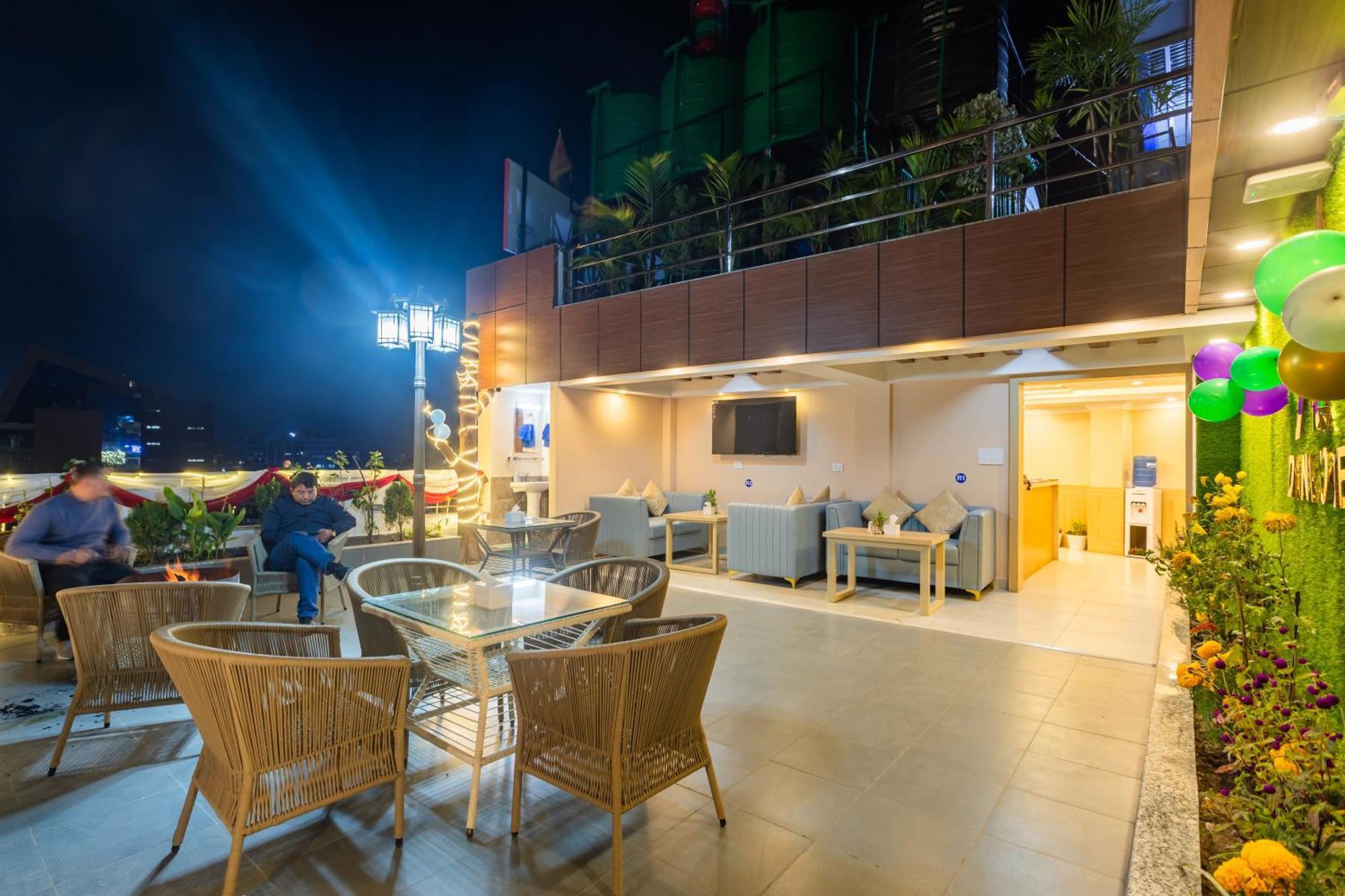 Airport Diana Hotel Kathmandu Ngoại thất bức ảnh